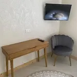 Casa vacanze Maison 200m2- 9 Avec Sdb - 16-18 Personnes - Séminaire-proche Centre-ville-gare Et Arena-terrasse Reims