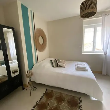 Dom wakacyjny Maison 200m2- 9 Avec Sdb - 16-18 Personnes - Seminaire-proche Centre-ville-gare Et Arena-terrasse *