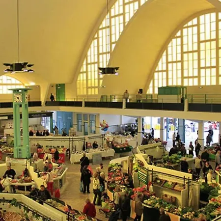 Maison 200m2- 9 Avec Sdb - 16-18 Personnes - Seminaire-proche Centre-ville-gare Et Arena-terrasse Dom wakacyjny *